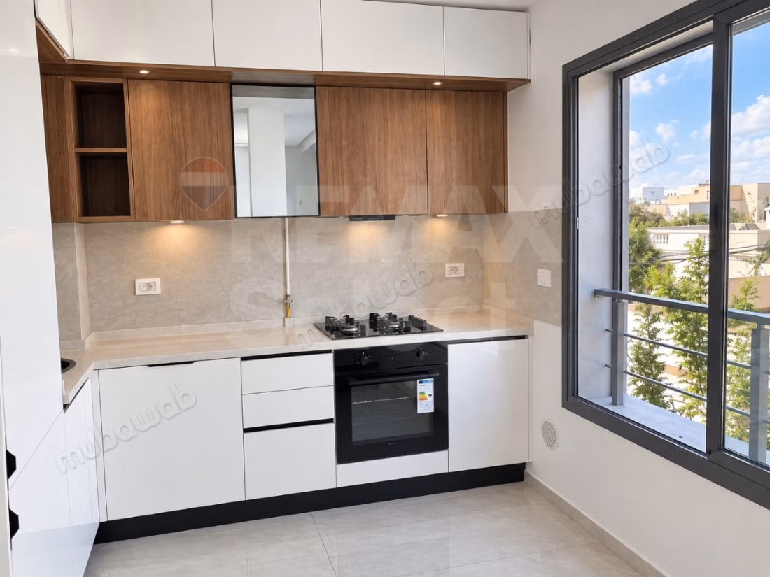 S1 meublé avec balcon – La Marsa Ville