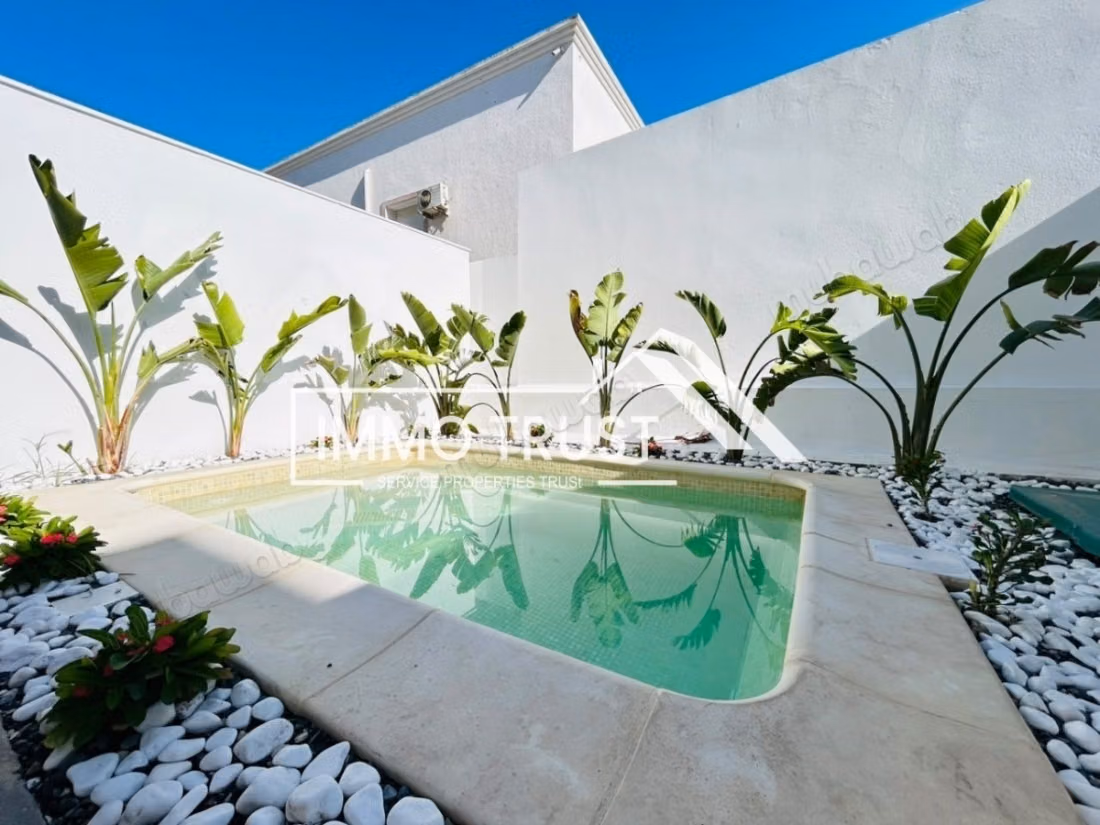 Appartement S1 neuf avec piscine à La Soukra